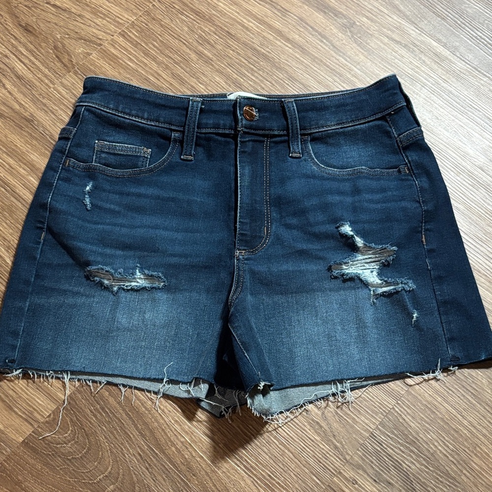 NWOT Universal Thread Dark Blue Distressed Jean Shorts stretch denim women’s 6